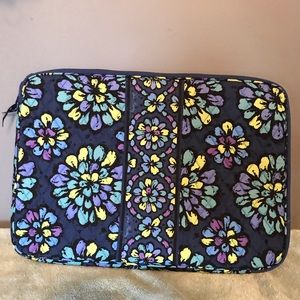 Vera Bradley Laptop Cover. Like new.